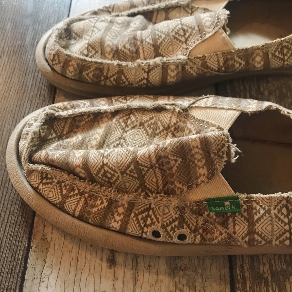 Women’s sanuk shoes